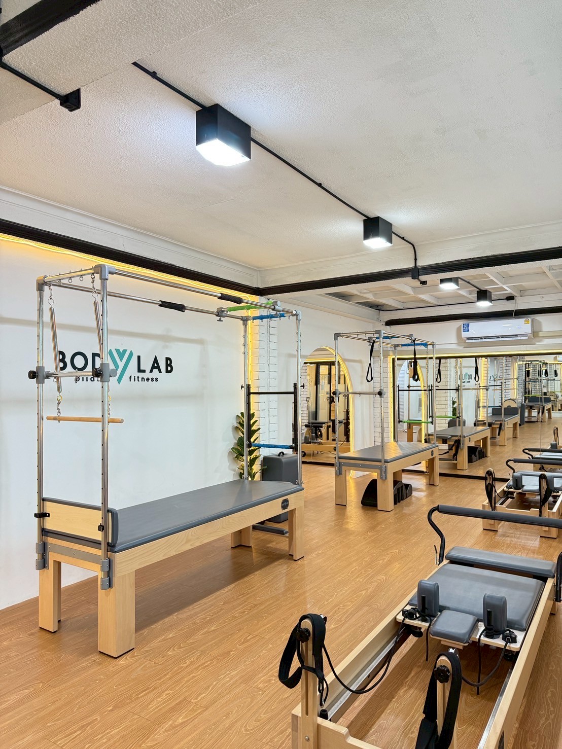 ประชาชื่น Hero Image